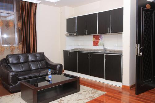 Yinm Luxury Apartment - image 5