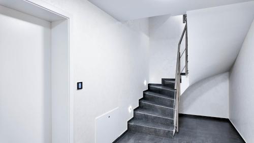 ALFA Mikroapartment Stuttgart Küche Bad l SmartTV WIFI l Porsche & Bosch l Kitchen Bath BS21A3, Stuttgart (zdjęcie 10)