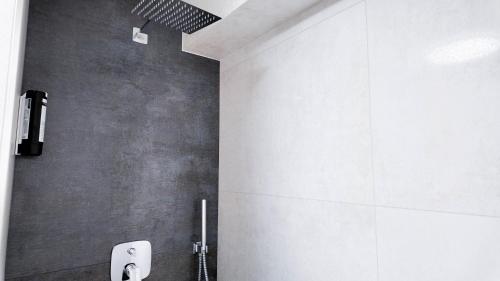 ALFA Mikroapartment Stuttgart Küche Bad l SmartTV WIFI l Porsche & Bosch l Kitchen Bath BS21A3, Stuttgart (zdjęcie 8)