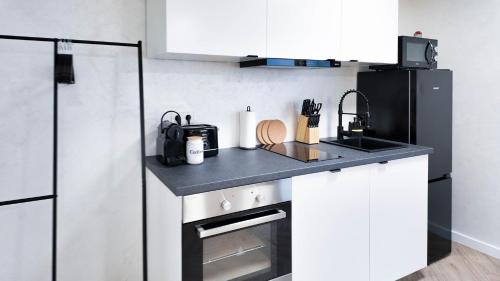 ALFA Mikroapartment Stuttgart Küche Bad l SmartTV WIFI l Porsche & Bosch l Kitchen Bath BS21A3, Stuttgart (zdjęcie 5)