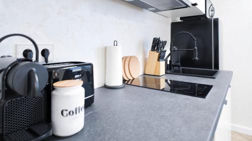 ALFA Mikroapartment Stuttgart Küche Bad l SmartTV WIFI l Porsche & Bosch l Kitchen Bath BS21A3, Stuttgart (zdjęcie 6)