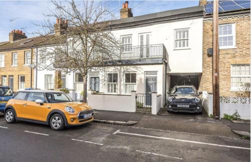 Luxury Family Home in Central Windsor with Garden London