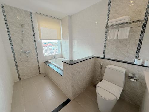 room detail thumbnail 2