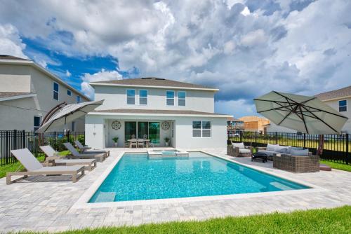 Radiant Home with Private Pool near Disney - 7676F - image 10