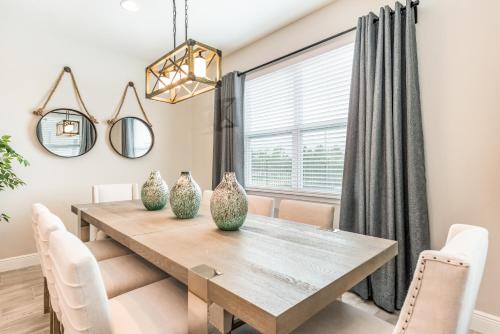 Radiant Home with Private Pool near Disney - 7676F - image 11