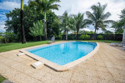 Swimming pool, Sanoa lodge - Bungalow Climatise in Baie-Mahault