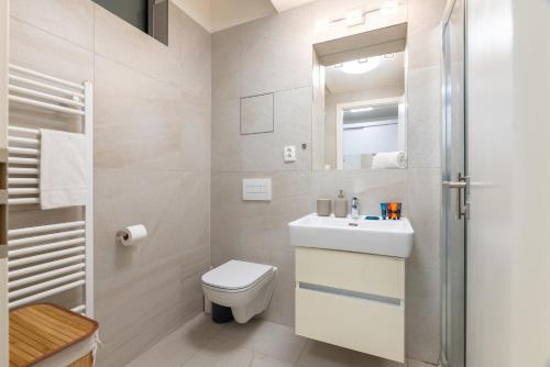 Lovely Studio with Balcony in Residential Area, Прага (фото 7)