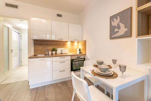 Lovely Studio with Balcony in Residential Area, Прага (фото 4)