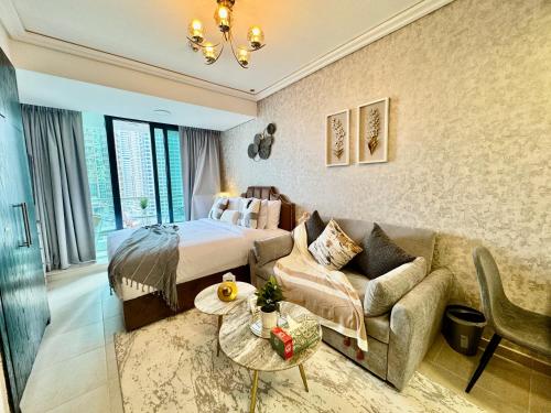 Cosmos Living Majestic Studio with Balcony, Dubaj