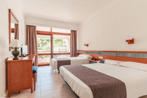 room detail thumbnail 1