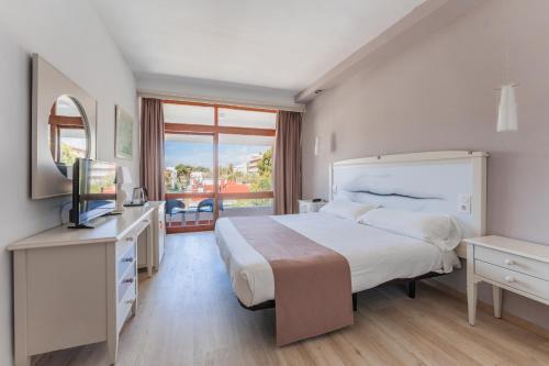 room detail thumbnail 1