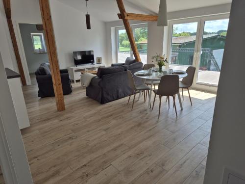 Schwalbennest, FeWo auf Resthof am NOK, mit Sauna in Steenfeld, Deutschland