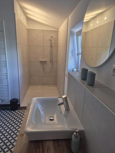 Schwalbennest, FeWo auf Resthof am NOK, mit Sauna in Steenfeld, Deutschland