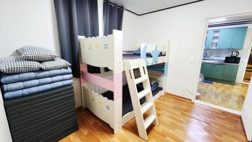 반월당 스테이션 #1, Tegu (fotografie 9)