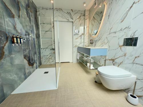 Hotel Zhong Hua - image 7
