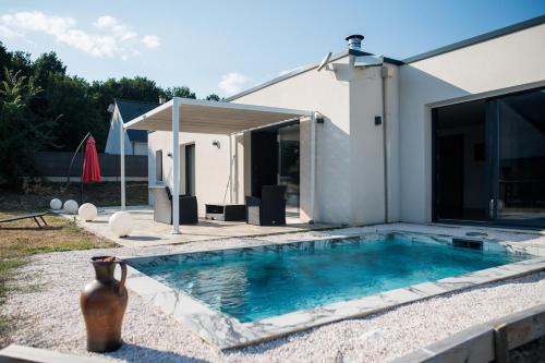 Villa with Private Pool - Relaxation in Touraine gîte à louer Rouziers-de-Touraine