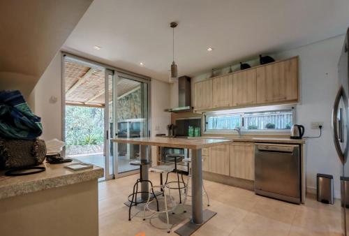 Casa en Barrio Cerrado en Rincón del Indio cerca del mar (Casa en Barrio Cerrado en Rincon del Indio cerca del mar) in Rincon del Indio