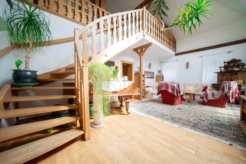 Idyllisches Ferienhaus, Pool & Badeteich nahe Wien in Gablitz, Österreich