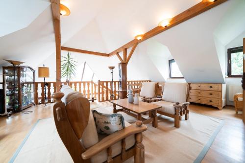 Idyllisches Ferienhaus, Pool & Badeteich nahe Wien in Gablitz