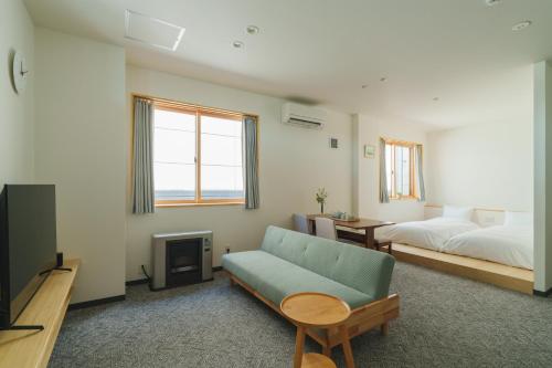 Four Seasons Home BY REINDEER