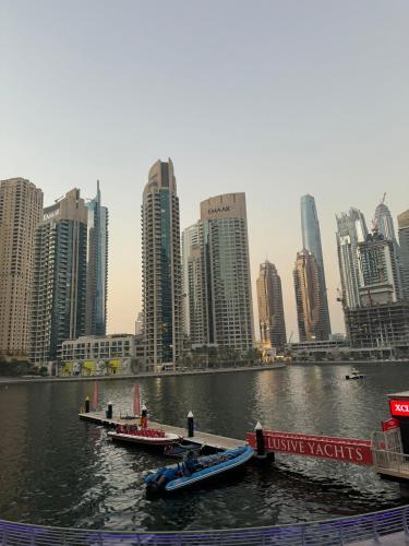 Marina Walk View Luxury 1BR close to JBR beach!, Дубай (фото 9)