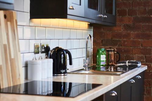 Chic 2-Bed NYC Retreat, Leeds (Foto 7)