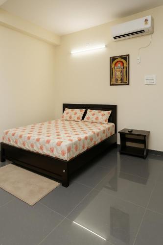Suprabhatam Homestay - New luxurious 2BHK AC apartment with Kitchen and car parking in Tirupati near railway station and bus stand, Tirupati