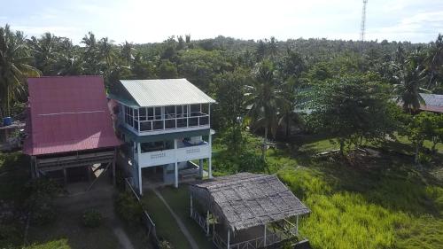 Nias Surf Stay in Teluk Dalam