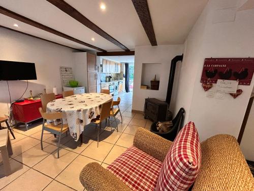 Petit coin de bonheur - 3 chambres & 1 poele à bois gîte à louer Hultehouse