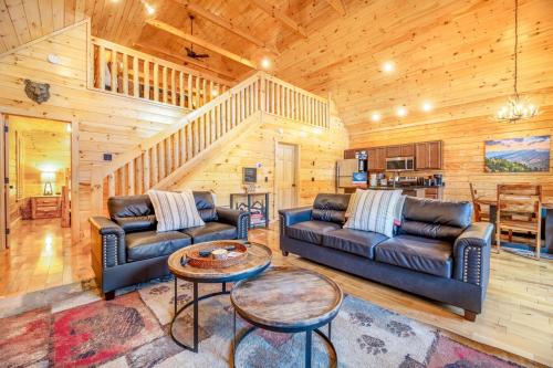 Dancing Bear Hideaway - Outdoor Hot Tub Screened-In Deck + Access to Community Amenities - image 7