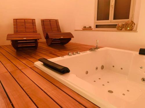 Hot tub, Il Rifugio di Gaia Apartment B&B in Reggio Calabria