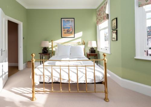 Tranquil & Family-friendly 3BD Home Clapham! - image 2