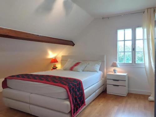 Maison spacieuse avec piscine à La Bazoche-Gouet (Maison spacieuse avec piscine a La Bazoche-Gouet) in Unverre