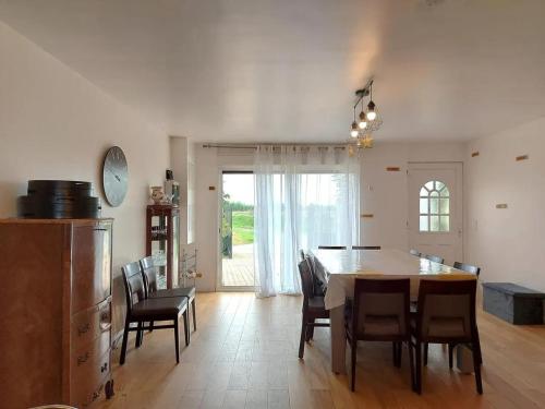 Maison spacieuse avec piscine à La Bazoche-Gouet (Maison spacieuse avec piscine a La Bazoche-Gouet) in Unverre