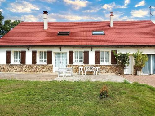 A szálláshely kívülről, Maison spacieuse avec piscine à La Bazoche-Gouet (Maison spacieuse avec piscine a La Bazoche-Gouet) in Unverre