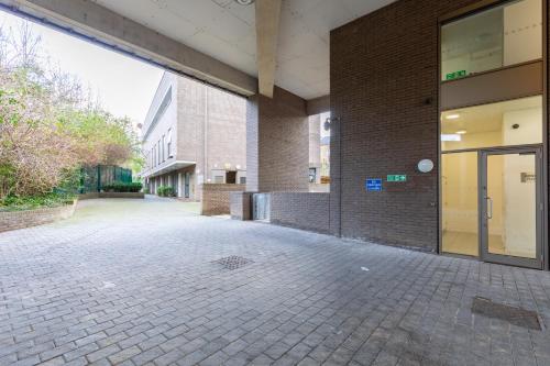 Gorgeous 1BD Flat - 10 Mins from Clapham Common! - image 14