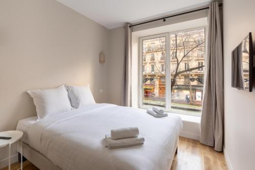 Modern Open-Air Apartment near Montmartre - image 10