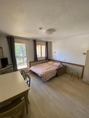Appartement calme et tranquilite near Les Pins Parasols