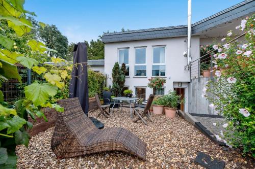 One-Bedroom Apartment with Garden View