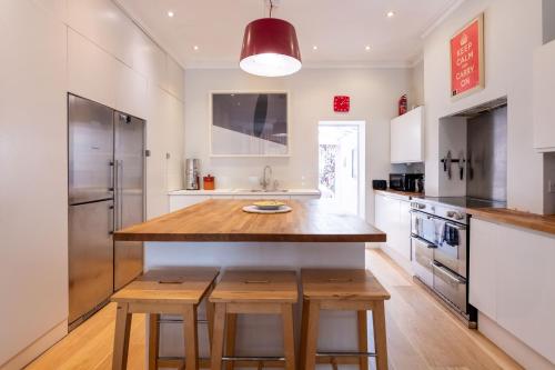 Lovely 4-Bedroom House nr Portobello - image 6