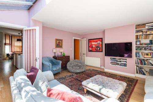 Lovely 4-Bedroom House nr Portobello - image 12
