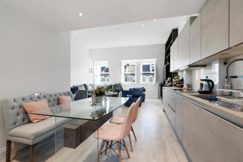 Lovely Newly-Renovated 3 bed 2 bath in Fulham - image 4