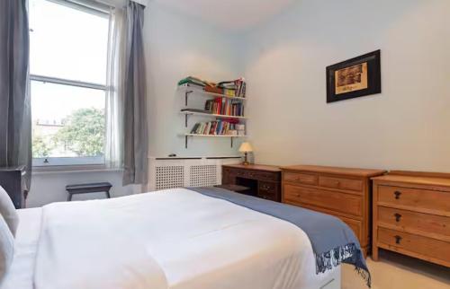 Gorgeous 1 Bedroom in Earl's Court with Vintage Furniture, Londýn (fotografie 10)