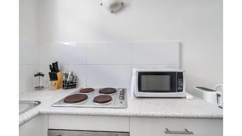 Quaint 1BD on the doorstep of Manly Beach - image 10