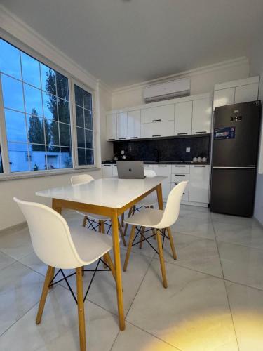 Guba White House in Amsar