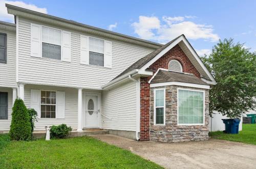 Cozy Getaway Homes in Lavergne (TN)