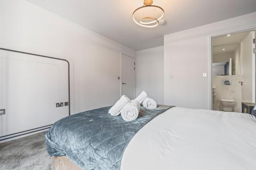 NEW BUILD - Modern Lux Broad St City Centre 2 Bedroom Apt, 2 Bathroom - Birmingham City Centre - Smart TVs with Netflix - Long Stays Allowed - 5 mins walk to Brindley Place, 1 min to Broad Streets Bars and Restaurants, Бирмингем (фото 7)