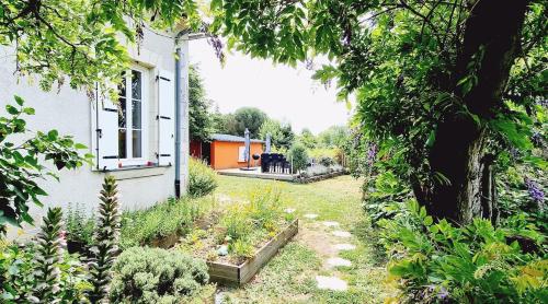 Maison avec jardin proche des bords de Loire in Les Ponts-de-Ce