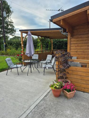 Nellies Cottage B&B & Log Cabins in Mountnugent