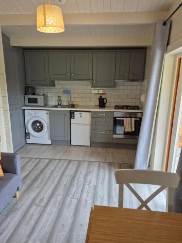 Nellies Cottage B&B & Log Cabins in Mountnugent